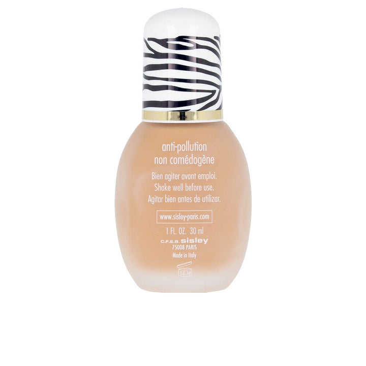 30 ml cosmetic bottle of lightweight radiant fluid foundation, shade 3C Natural