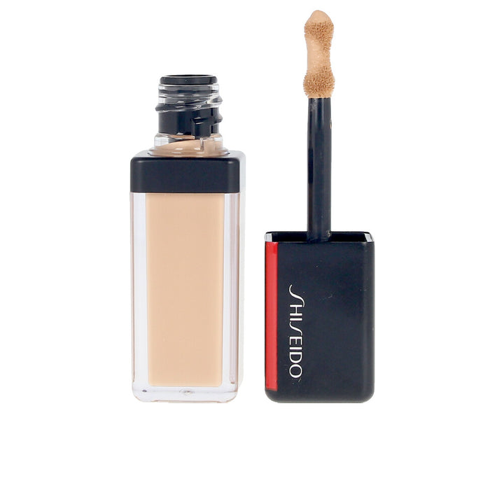 5.8 ml liquid concealer tube with curved applicator, medium shade 302