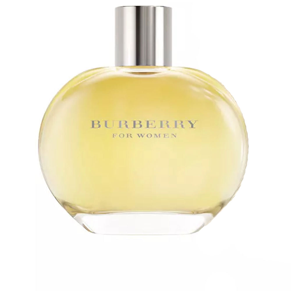 Effortless Elegance in a Fruity-Floral Fragrance