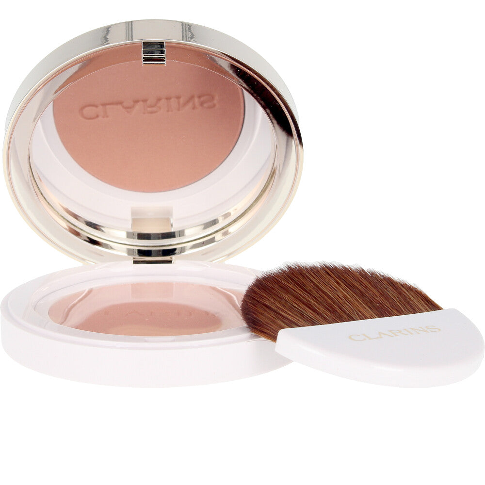 Compact powder blush in cheeky pink, 5 g, breathable silk finish