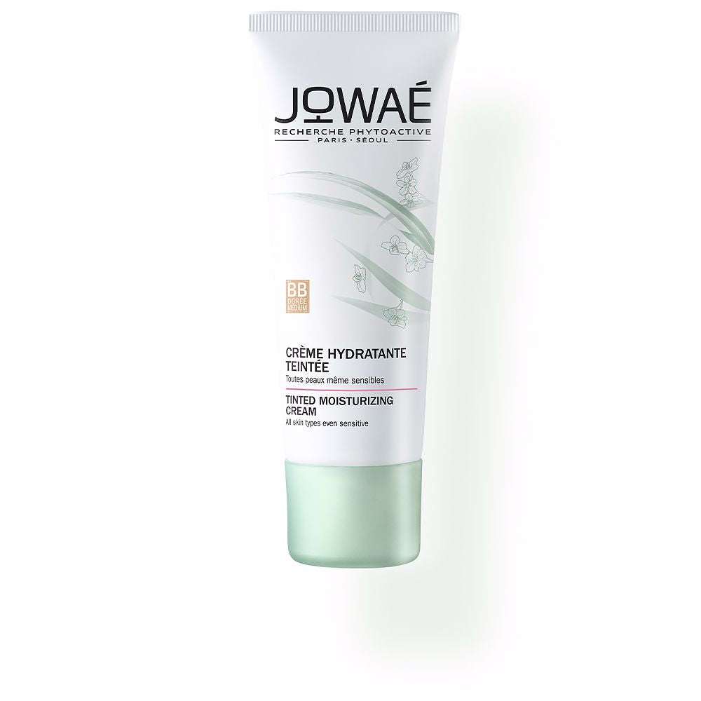 30 ml tube of medium tinted hydrating face cream with natural finish