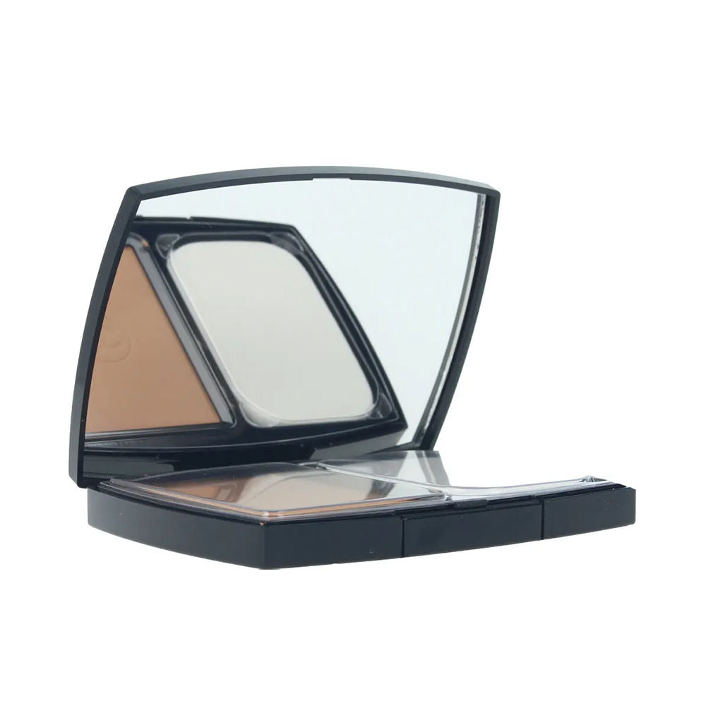 Matte compact foundation in shade B60 with sponge applicator, refillable case