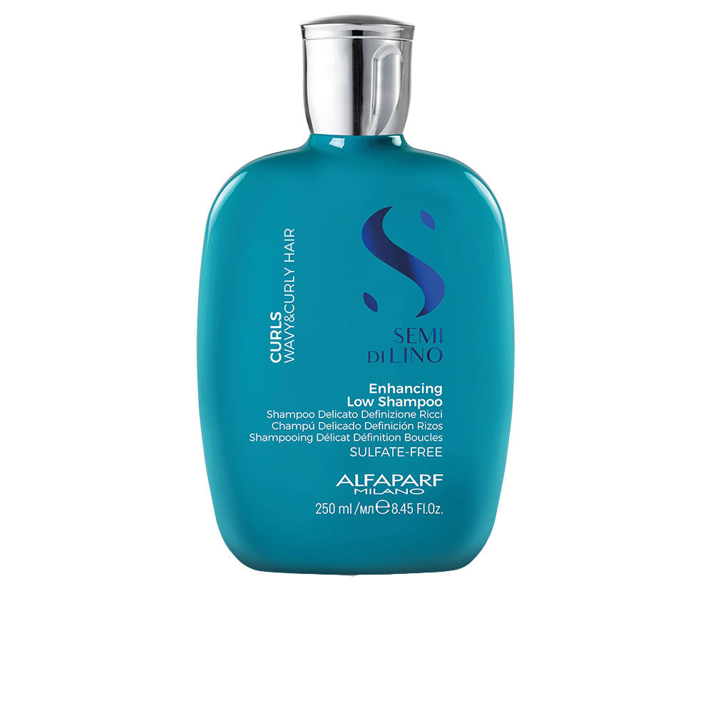 200 ml tube of cream cleanser for defined, frizz‑controlled curls