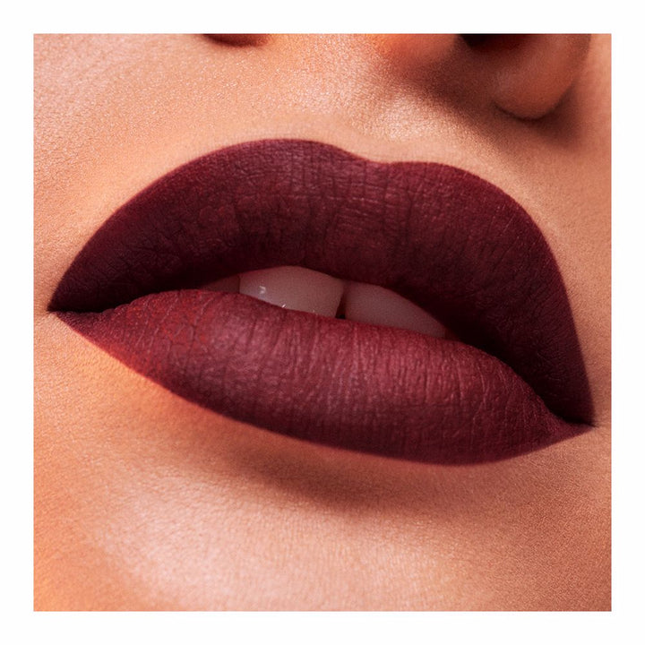 Matte mousse liquid lipstick in shade 924 with precision applicator, Unisex