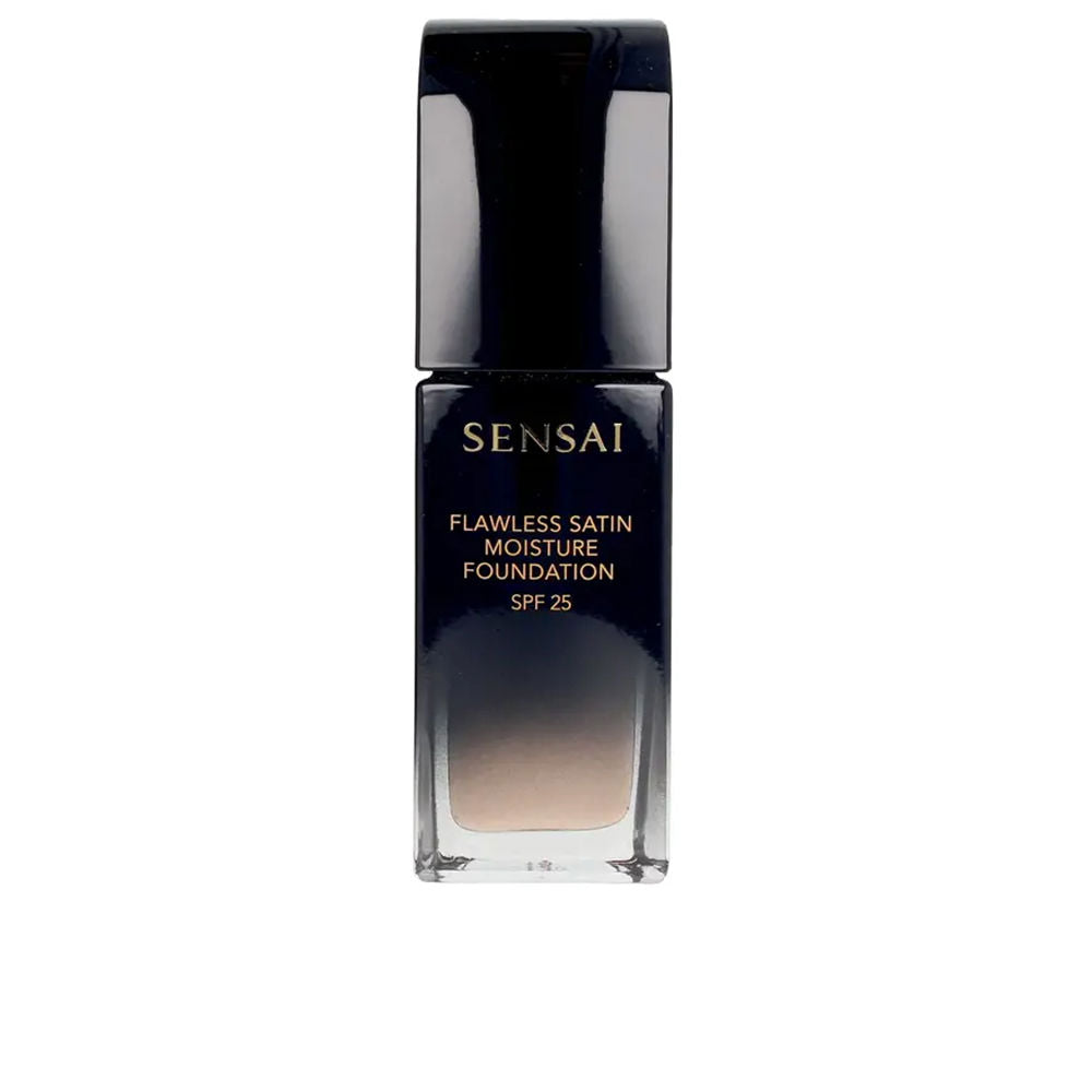 30 ml bottle of satin moisture foundation in Ivory Beige, cream-textured swatch