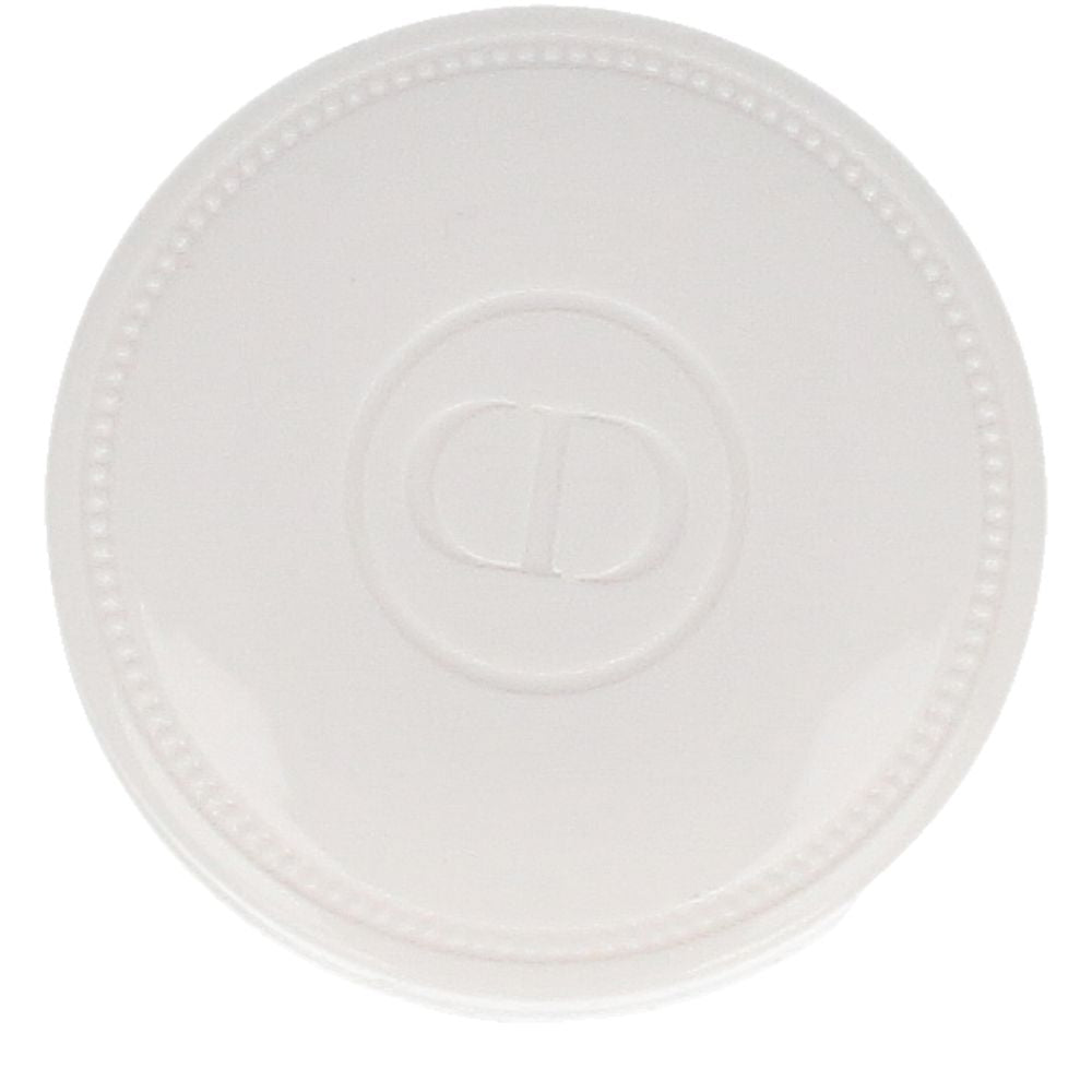Small circular jar of peach-coloured nail cream, 8 g, compact manicure treatment