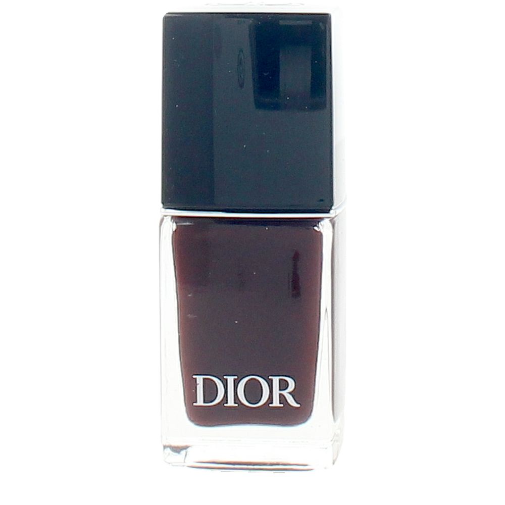 10 ml garnet gel‑effect nail lacquer with flat rounded brush detail