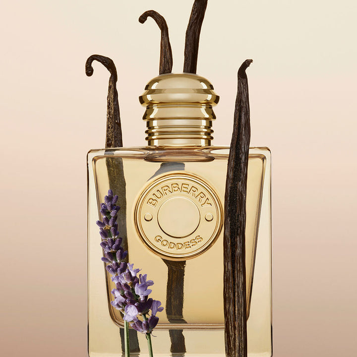 30 ml square refillable flacon in soft-pink case with gold medallion