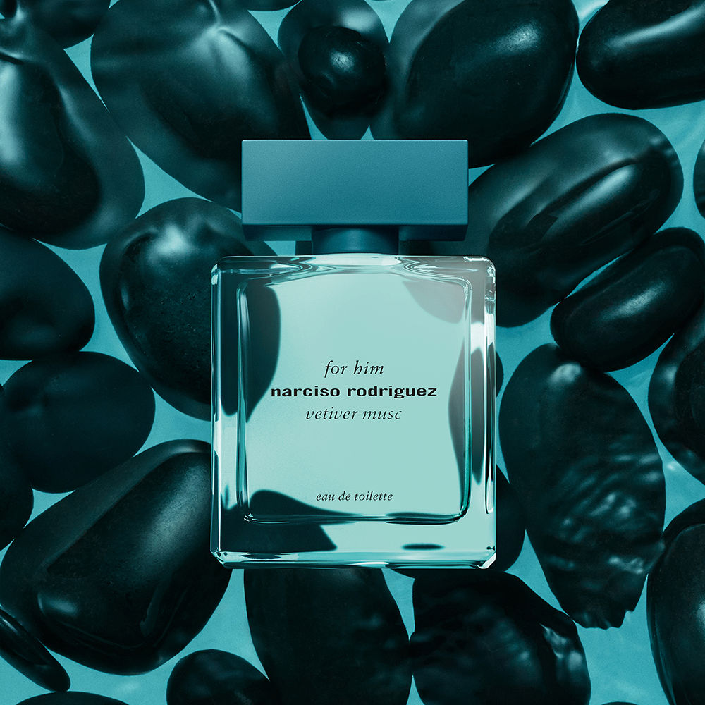 Sea‑green transparent bottle of Vetiver Musc Eau de Toilette, 50 ml